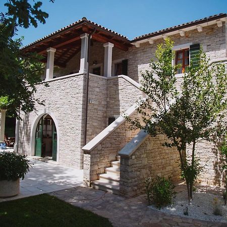 Villa Kringa Tinjan Exteriér fotografie