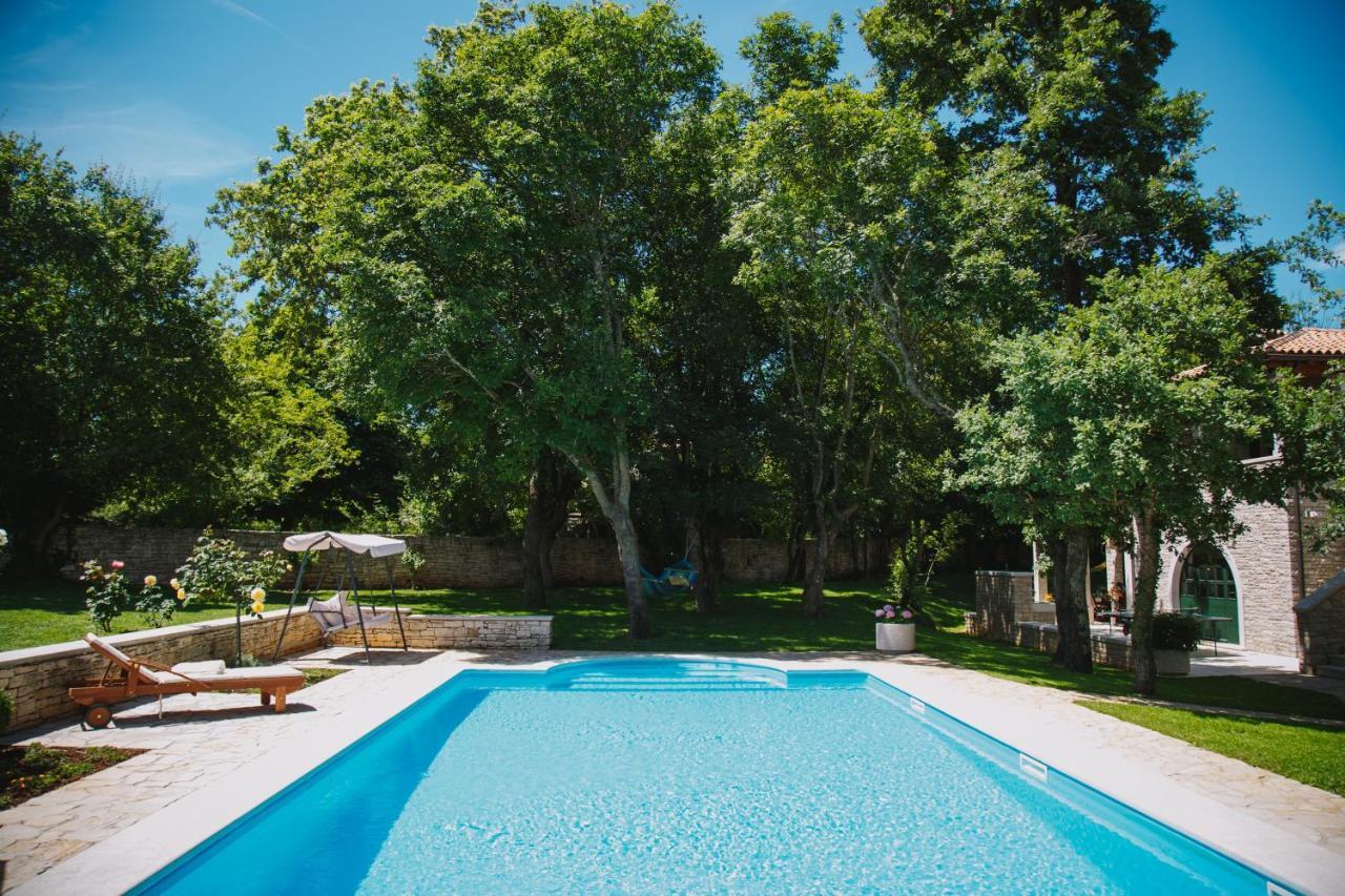 Villa Kringa Tinjan Exteriér fotografie