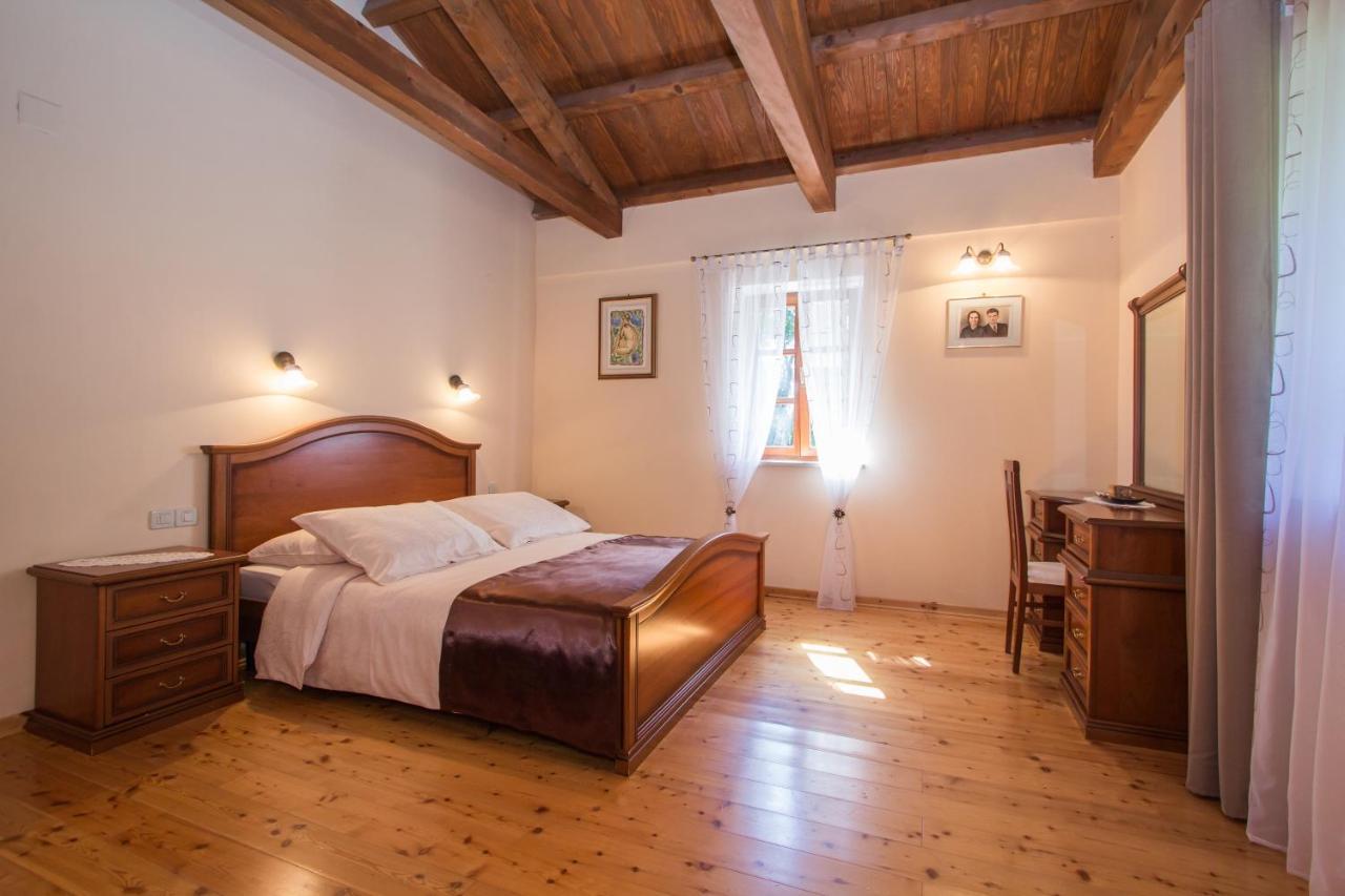 Villa Kringa Tinjan Exteriér fotografie