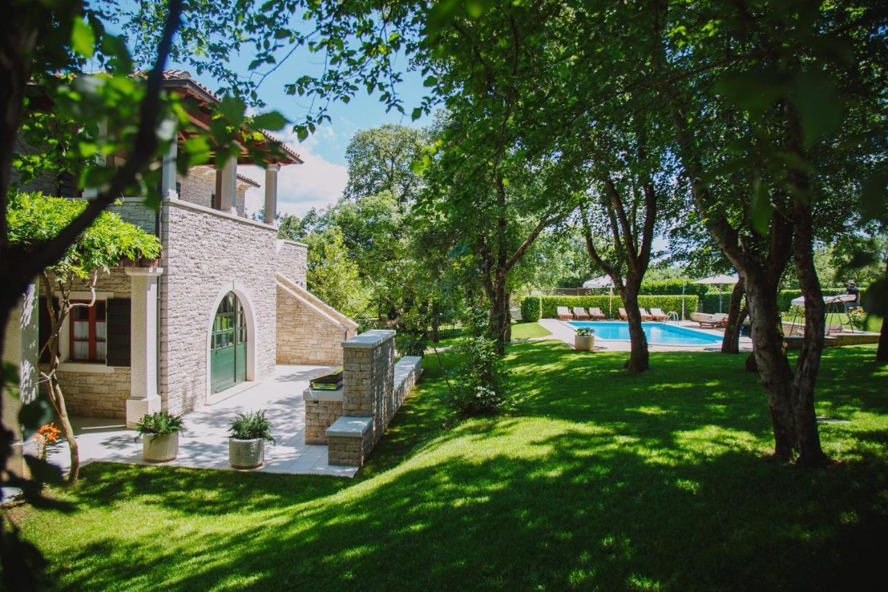 Villa Kringa Tinjan Exteriér fotografie