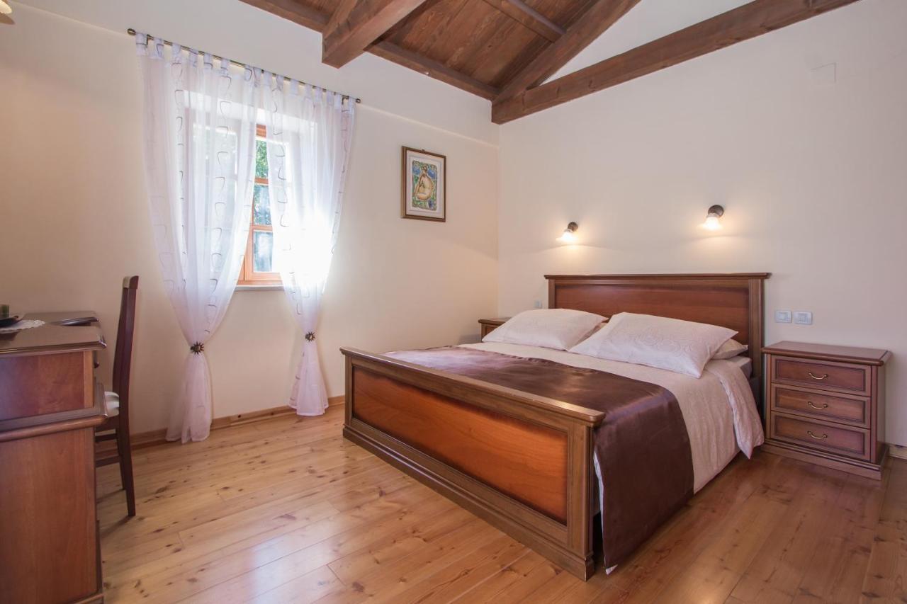 Villa Kringa Tinjan Exteriér fotografie