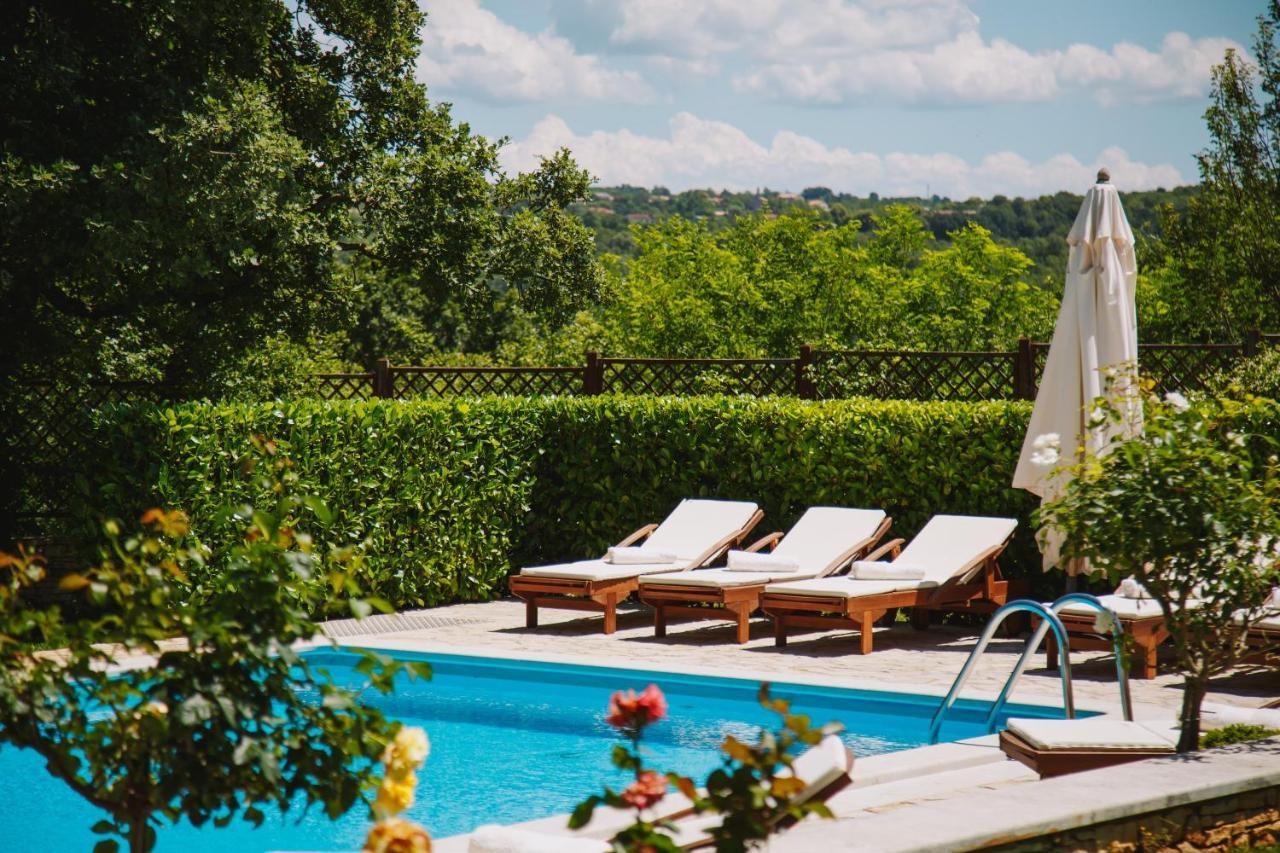 Villa Kringa Tinjan Exteriér fotografie